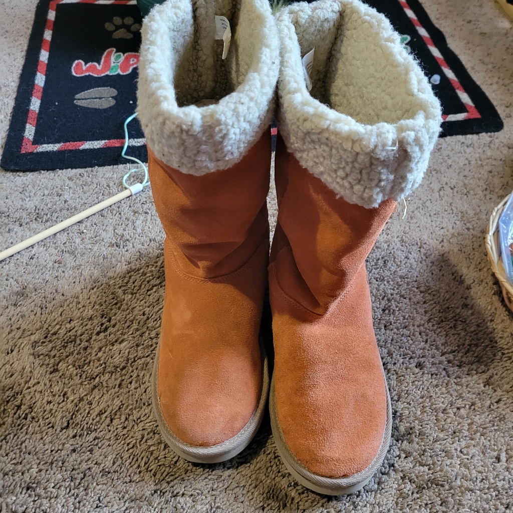 Women's Boots....Size 7
